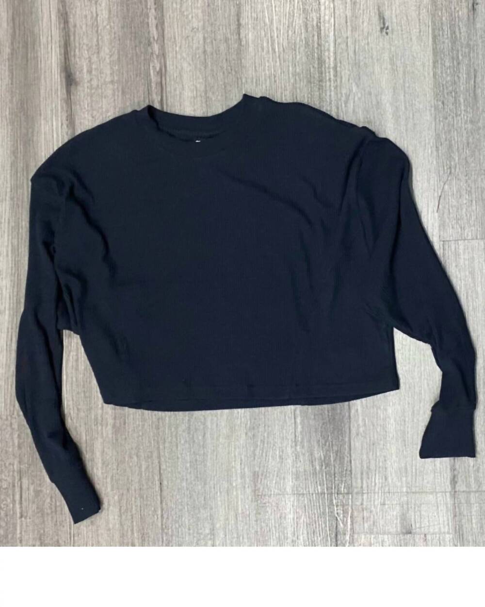NEW MONO B women's cropped pullover top in black